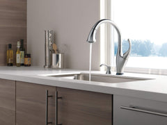 Delta Faucet Addison Single-Handle Touch Kitchen Sink Faucet with Pull Down Sprayer, Touch2O and ShieldSpray Technology, Magnetic Docking Spray Head, Arctic Stainless 9192T-AR-DST